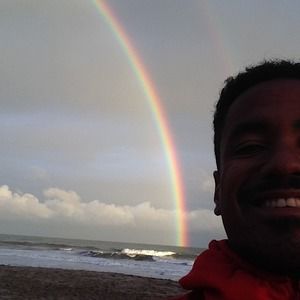 Meet your Posher, Emanuel